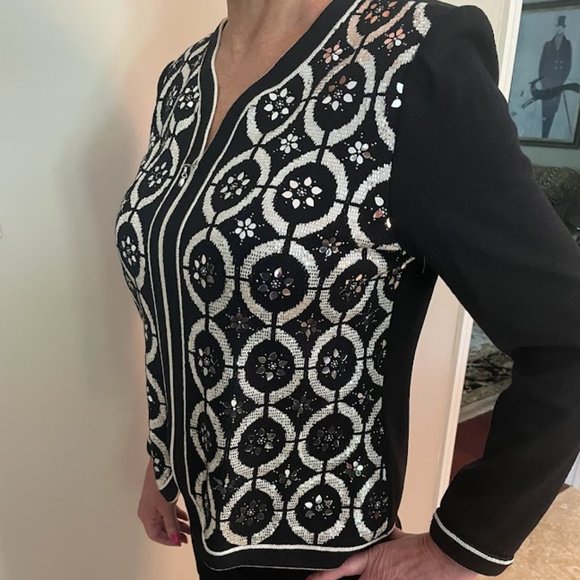 St John  Evening jacket - Embroidered with Gemstones - size 4 - Picture 2 of 3